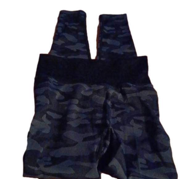 𝅺Pink Active grey/ black camo pants. Size small. Good used condition. - Picture 7 of 11